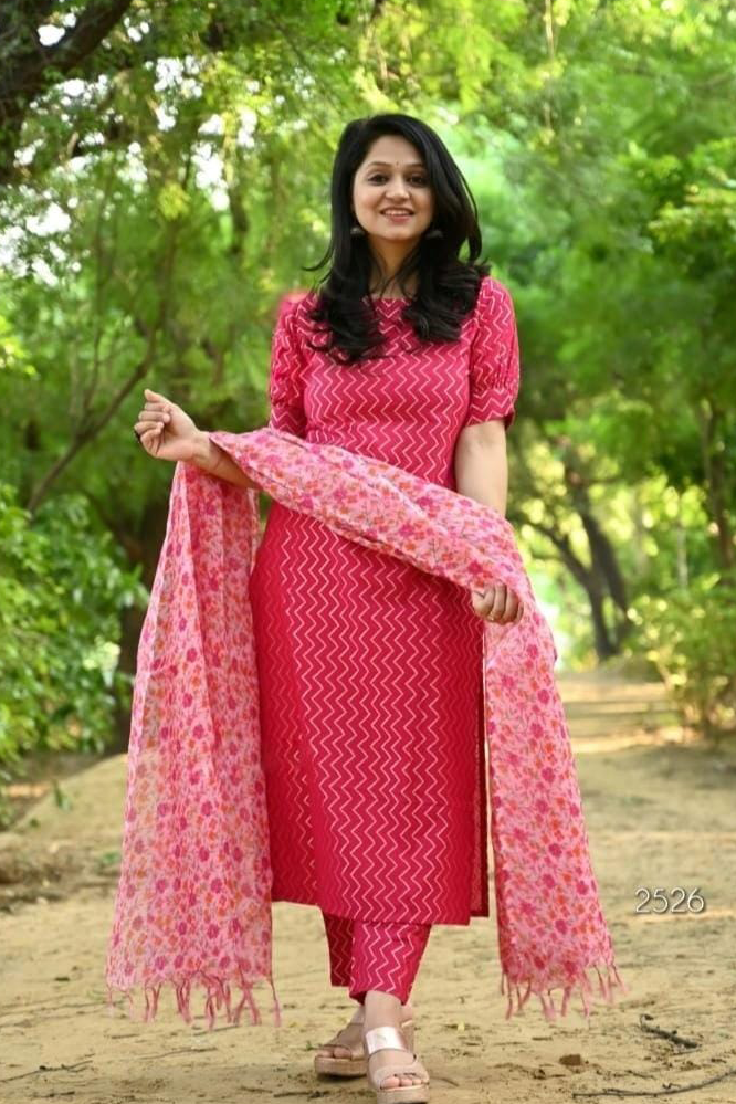 Pink Pure Cotton Kurta with Pyjama & Dupatta Set